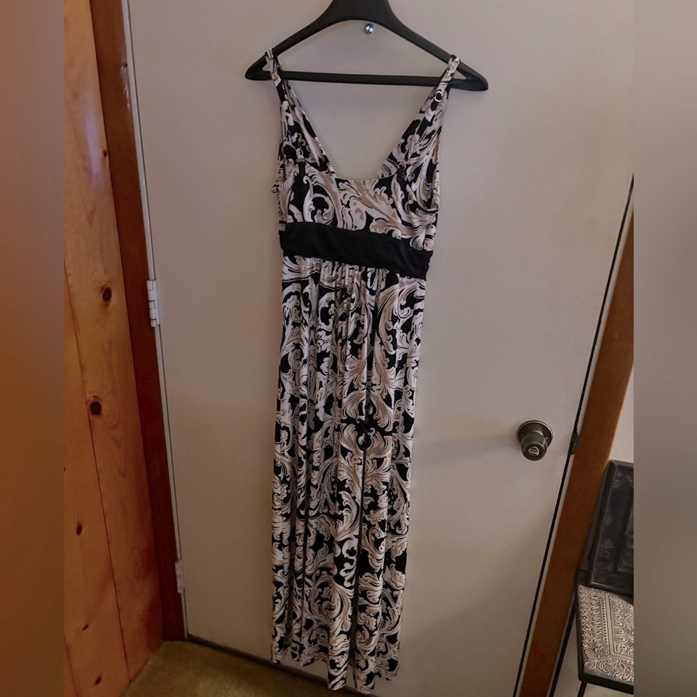 Soma Elegant Black and White Patterned Dress - Picture 2 of 4